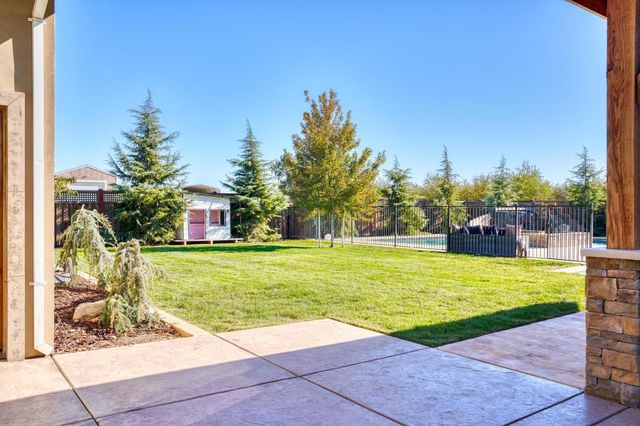 1842 E Palm Tree Ln, Manteca, CA 95336