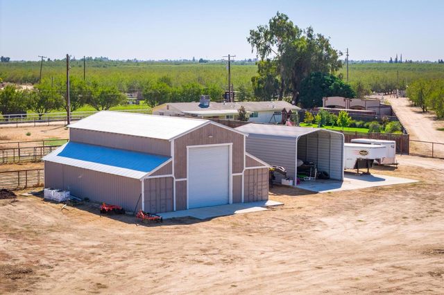 1842 E Palm Tree Ln, Manteca, CA 95336