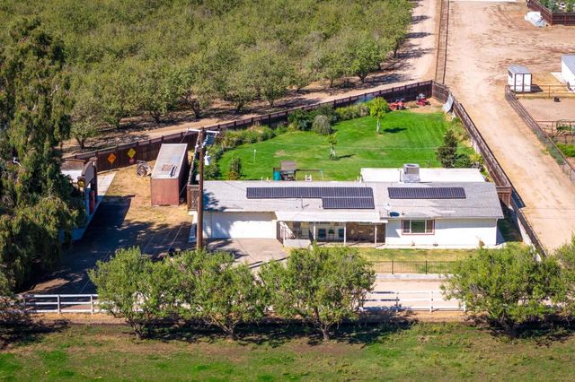 1842 E Palm Tree Ln, Manteca, CA 95336