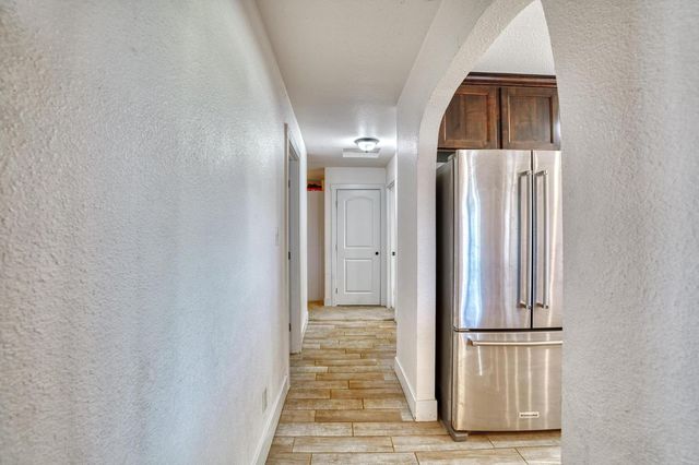 1842 E Palm Tree Ln, Manteca, CA 95336