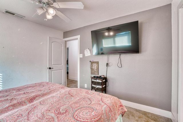 1842 E Palm Tree Ln, Manteca, CA 95336