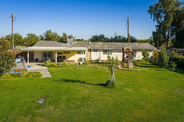 1842 E Palm Tree Ln, Manteca, CA 95336