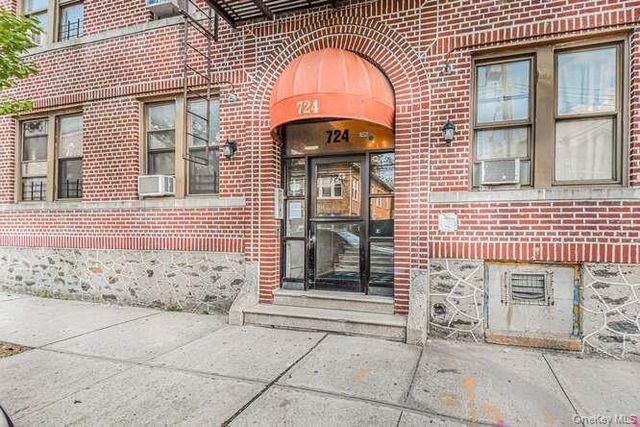 724 E 216 Street 2C, Bronx, NY 10467