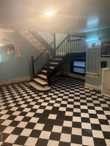 724 E 216 Street 2C, Bronx, NY 10467