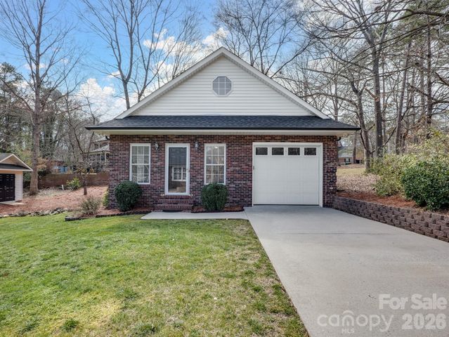 837 Tanglewood Drive NE, Concord, NC 28025