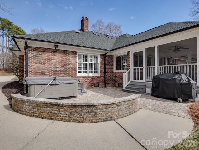 837 Tanglewood Drive NE, Concord, NC 28025