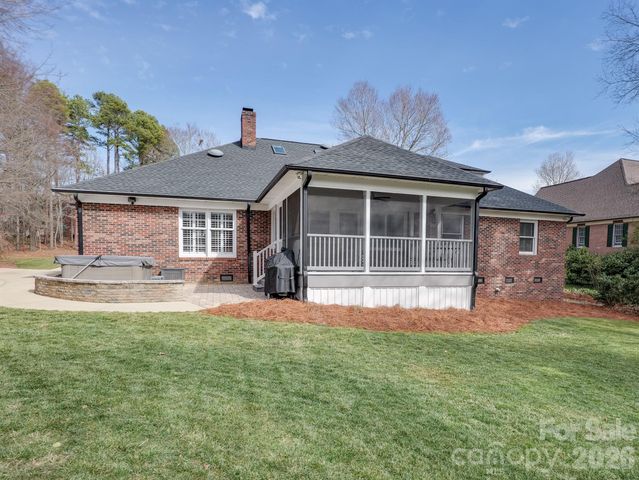 837 Tanglewood Drive NE, Concord, NC 28025
