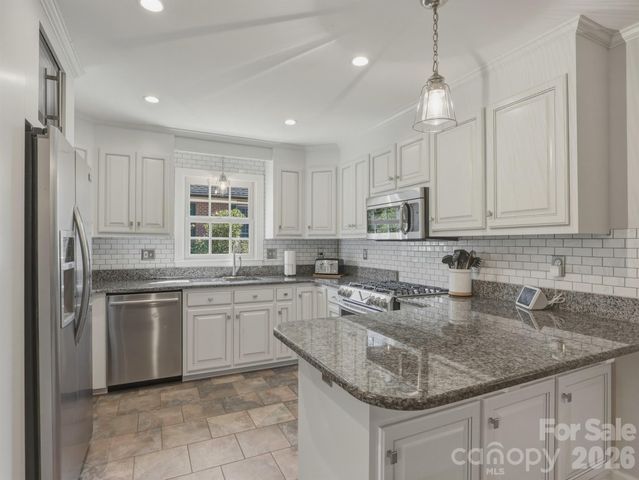 837 Tanglewood Drive NE, Concord, NC 28025