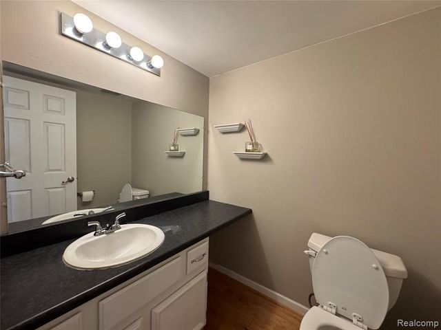 1775 Brentwood Drive, Troy, MI 48098