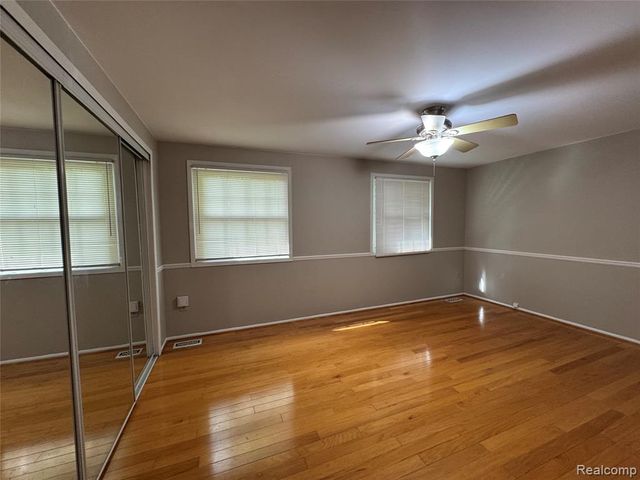 1775 Brentwood Drive, Troy, MI 48098