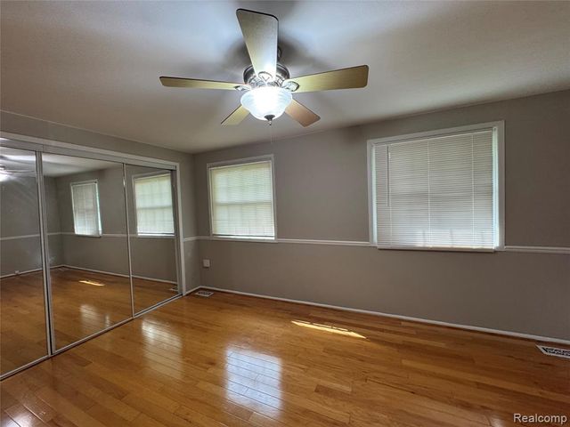 1775 Brentwood Drive, Troy, MI 48098
