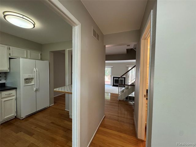 1775 Brentwood Drive, Troy, MI 48098