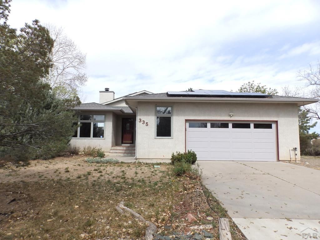 335 S Golfwood Place, Pueblo West, CO 81007