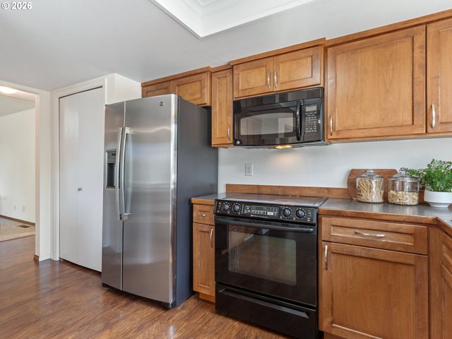 6127 Sw 161ST Pl, Beaverton, OR 97007