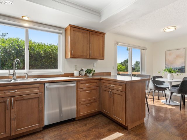 6127 Sw 161ST Pl, Beaverton, OR 97007