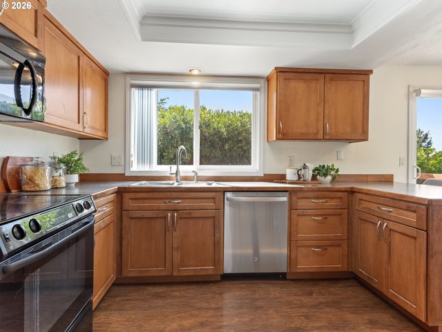 6127 Sw 161ST Pl, Beaverton, OR 97007