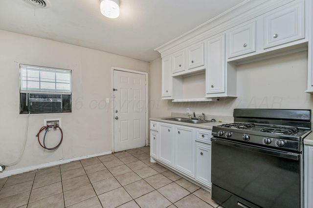819-B N APACHE Street, Amarillo, TX 79107