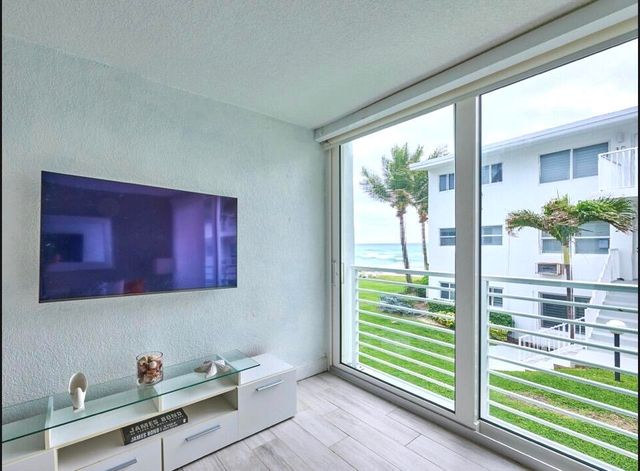 1043 Hillsboro Mile Hillsboro Mile 21c, Hillsboro Beach, FL 33062