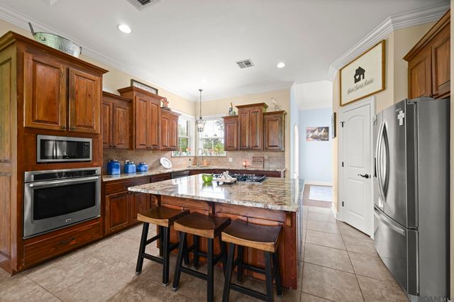 34375 Quarter Horse Ln, Walker, LA 70785