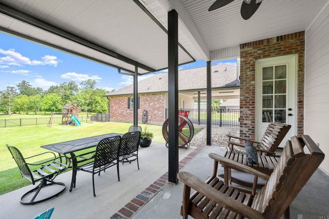 34375 Quarter Horse Ln, Walker, LA 70785