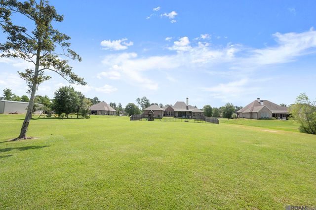 34375 Quarter Horse Ln, Walker, LA 70785