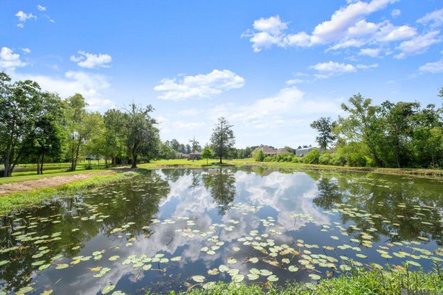 34375 Quarter Horse Ln, Walker, LA 70785
