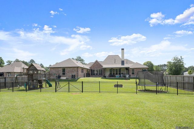 34375 Quarter Horse Ln, Walker, LA 70785