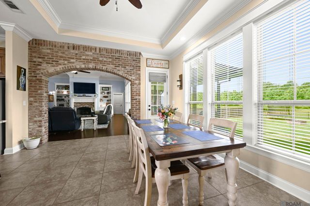 34375 Quarter Horse Ln, Walker, LA 70785