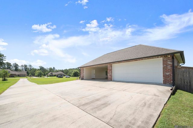 34375 Quarter Horse Ln, Walker, LA 70785