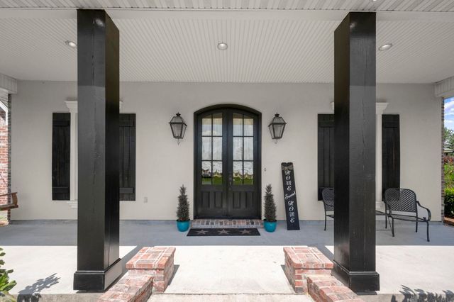 34375 Quarter Horse Ln, Walker, LA 70785