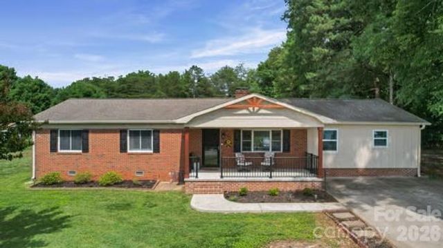 138 Shumaker Drive, Statesville, NC 28625