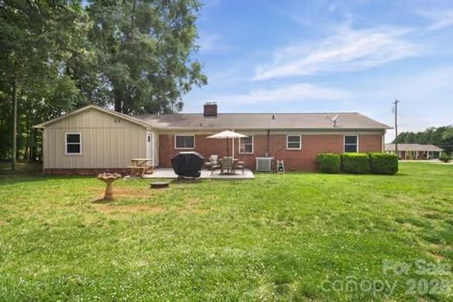 138 Shumaker Drive, Statesville, NC 28625