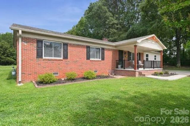 138 Shumaker Drive, Statesville, NC 28625