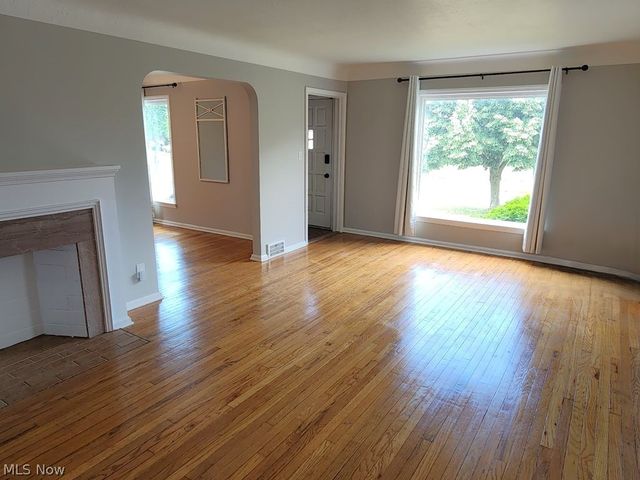4102 Verona Road, South Euclid, OH 44121