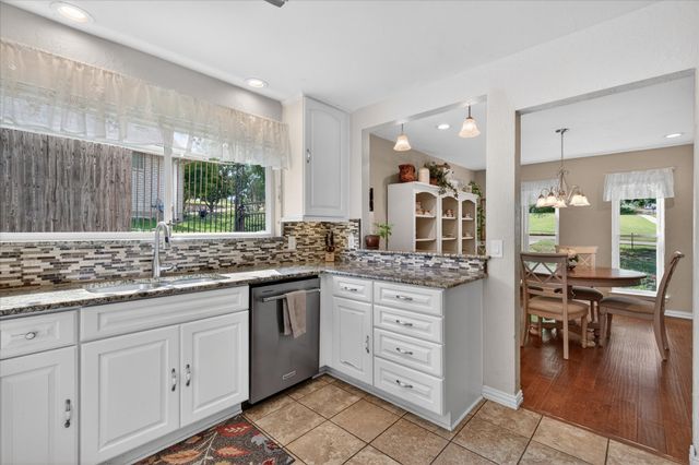2400 Kings Country Drive, Irving, TX 75038