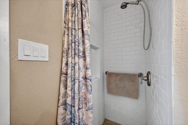 2400 Kings Country Drive, Irving, TX 75038