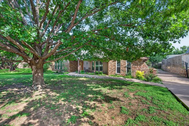2400 Kings Country Drive, Irving, TX 75038