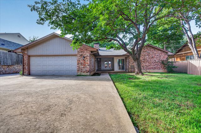 2400 Kings Country Drive, Irving, TX 75038