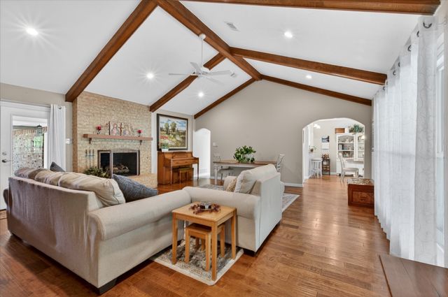 2400 Kings Country Drive, Irving, TX 75038