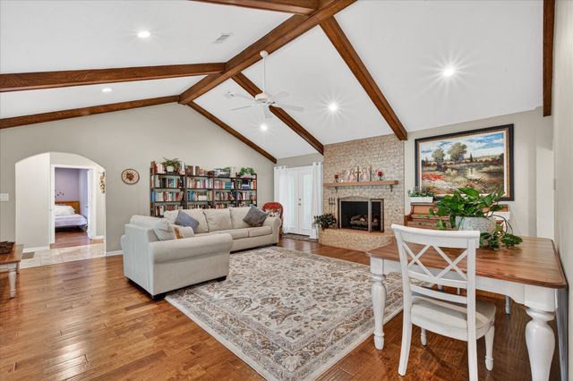 2400 Kings Country Drive, Irving, TX 75038