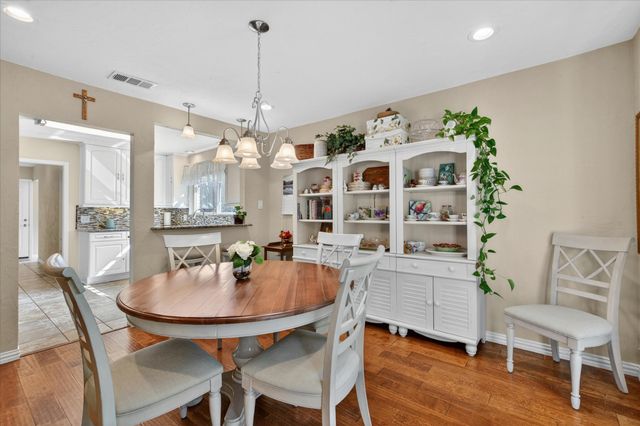 2400 Kings Country Drive, Irving, TX 75038