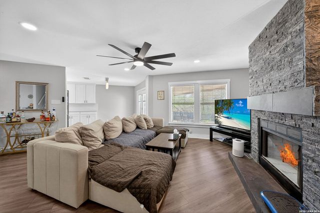 15262 Moonlit Grove, San Antonio, TX 78247