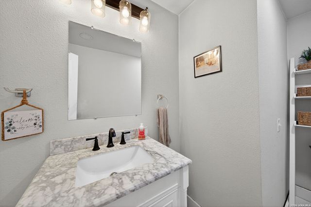 15262 Moonlit Grove, San Antonio, TX 78247