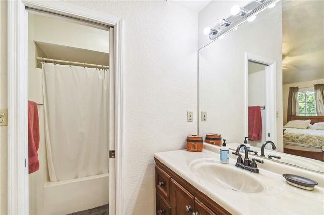 5908 MOHR ROAD, Tampa, FL 33615