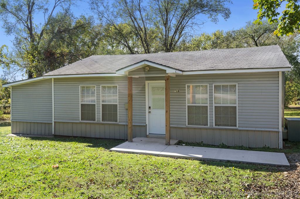 516 S Cherokee Street, Stilwell, OK 74960