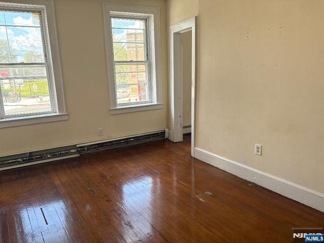 94 Elm Road, Newark, NJ 07105