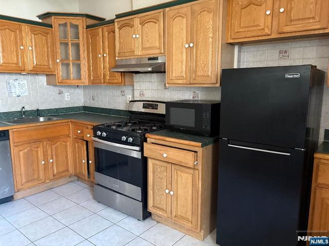94 Elm Road, Newark, NJ 07105