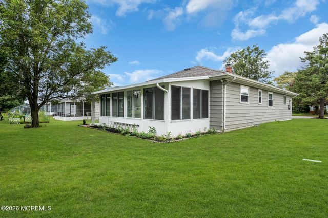 331 Saint Thomas Drive, Toms River, NJ 08757