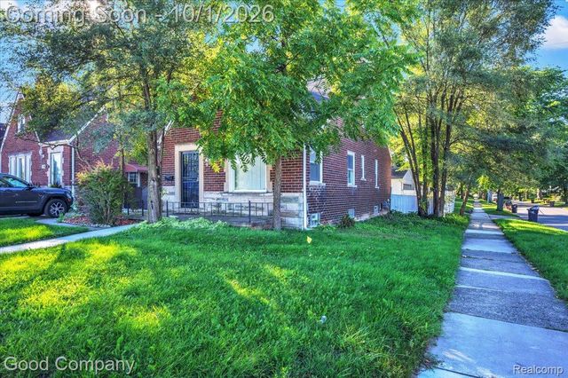 361 Elizabeth Lake Road, Pontiac, MI 48341