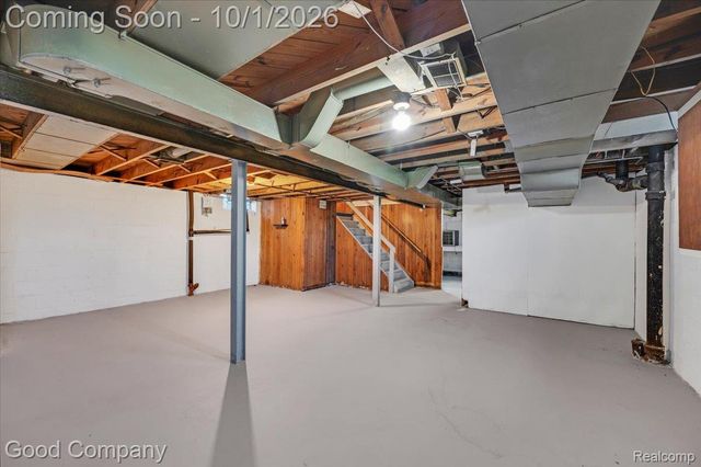 361 Elizabeth Lake Road, Pontiac, MI 48341